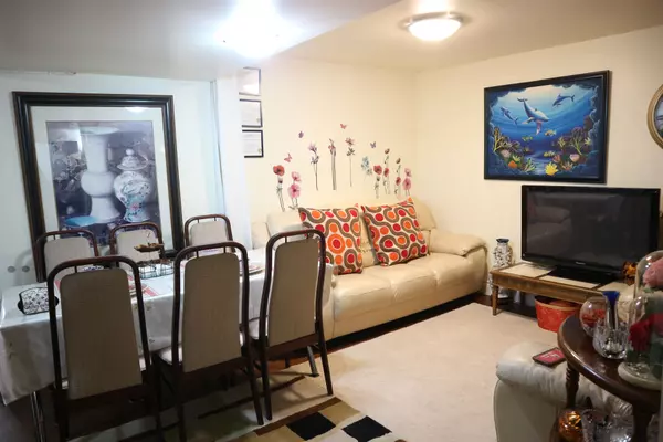 Toronto W10, ON M9V 2P5,11 Bankfield DR #B1