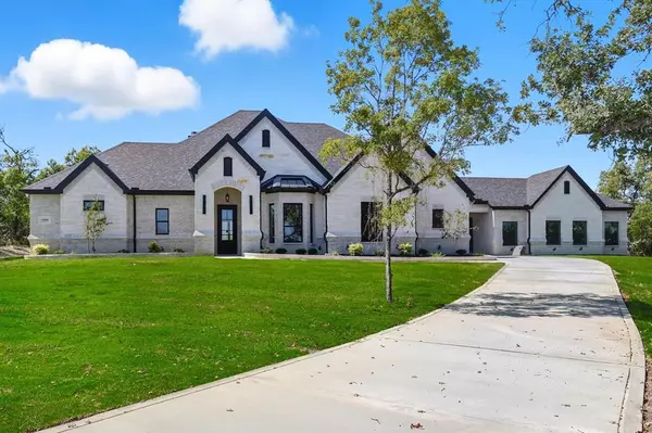 1040 Andy Ranch Court, Azle, TX 76020