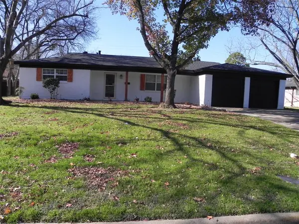 Mansfield, TX 76063,121 N Wisteria Street