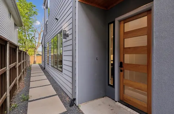 Dallas, TX 75219,2333 Vagas Street