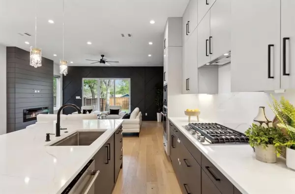 Dallas, TX 75219,2333 Vagas Street