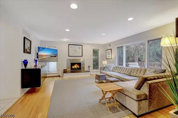 Marlboro Twp., NJ 07751,23 Eli Cir