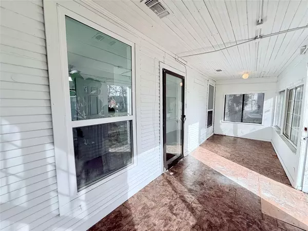 Denison, TX 75020,727 W Day Street