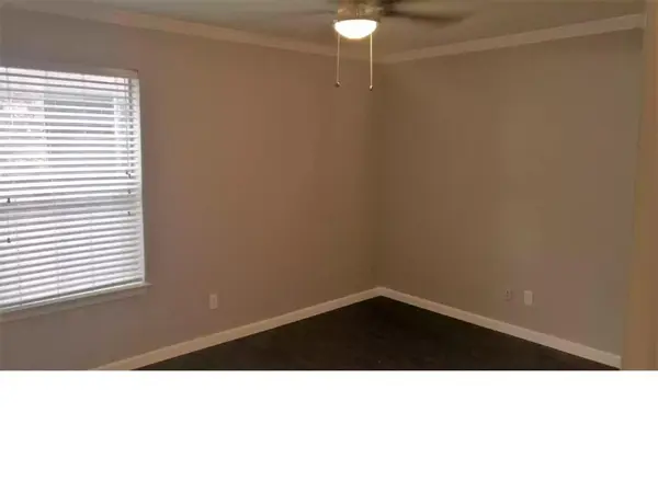 Arlington, TX 76011,1122 N Center Street