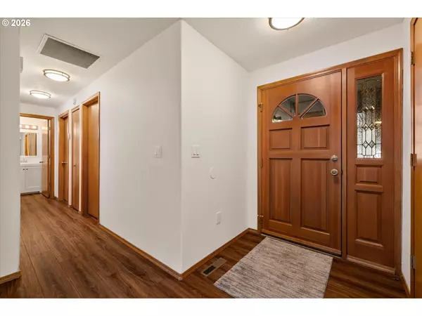 Bend, OR 97702,1843 SE MOORWOOD CT