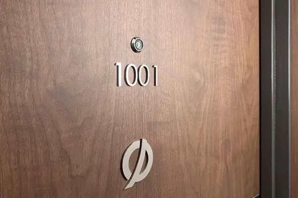 Toronto C01, ON M5V 0N1,17 Bathurst ST #1001