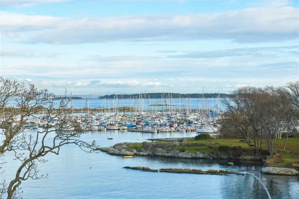 Oak Bay, BC V8S 2N8,1440 BEACH Dr #507