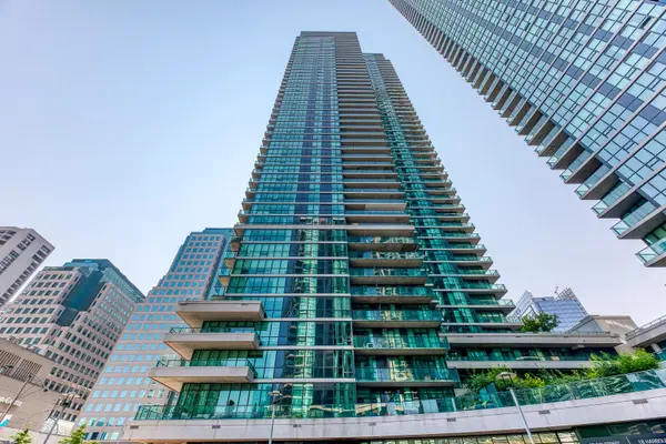 Toronto C01, ON M5J 2Z3,33 Bay ST #1405