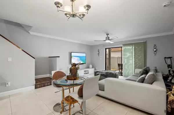 Pembroke Pines, FL 33026,11652 NW 11th St