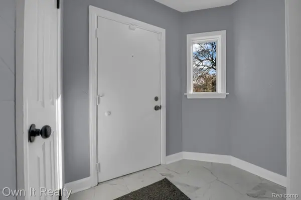 Detroit, MI 48235,16591 Asbury PARK