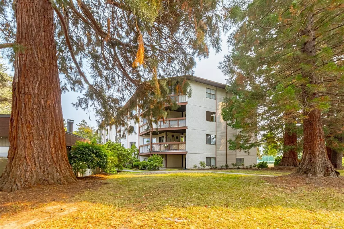 Saanich, BC V9A 7A9,75 Gorge Rd W #512