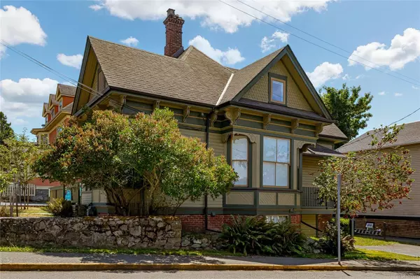 Victoria, BC V8V 4P7,1422 Fernwood Rd