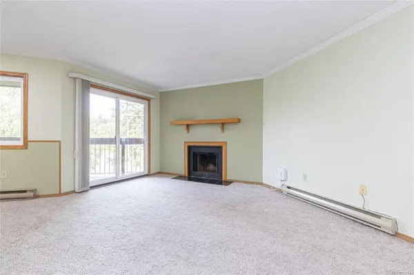 Saanich, BC V9A 7A9,75 Gorge Rd W #512