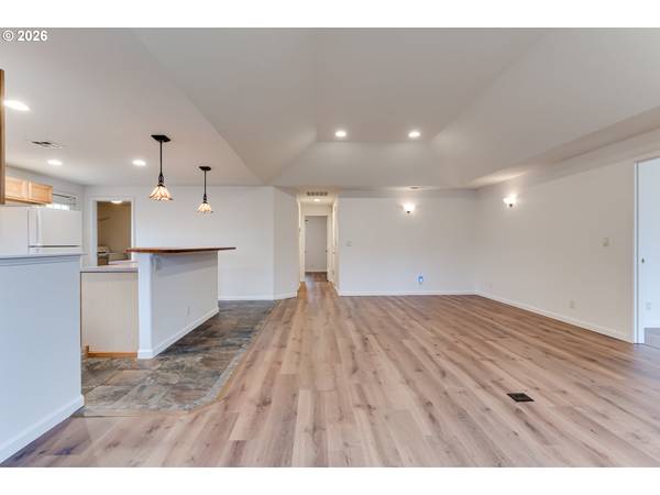 Eugene, OR 97402,4240 FLAGSTAFF ST