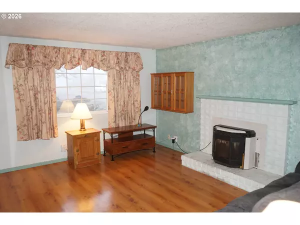 Springfield, OR 97478,802 54th PL