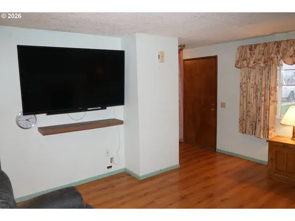 Springfield, OR 97478,802 54th PL