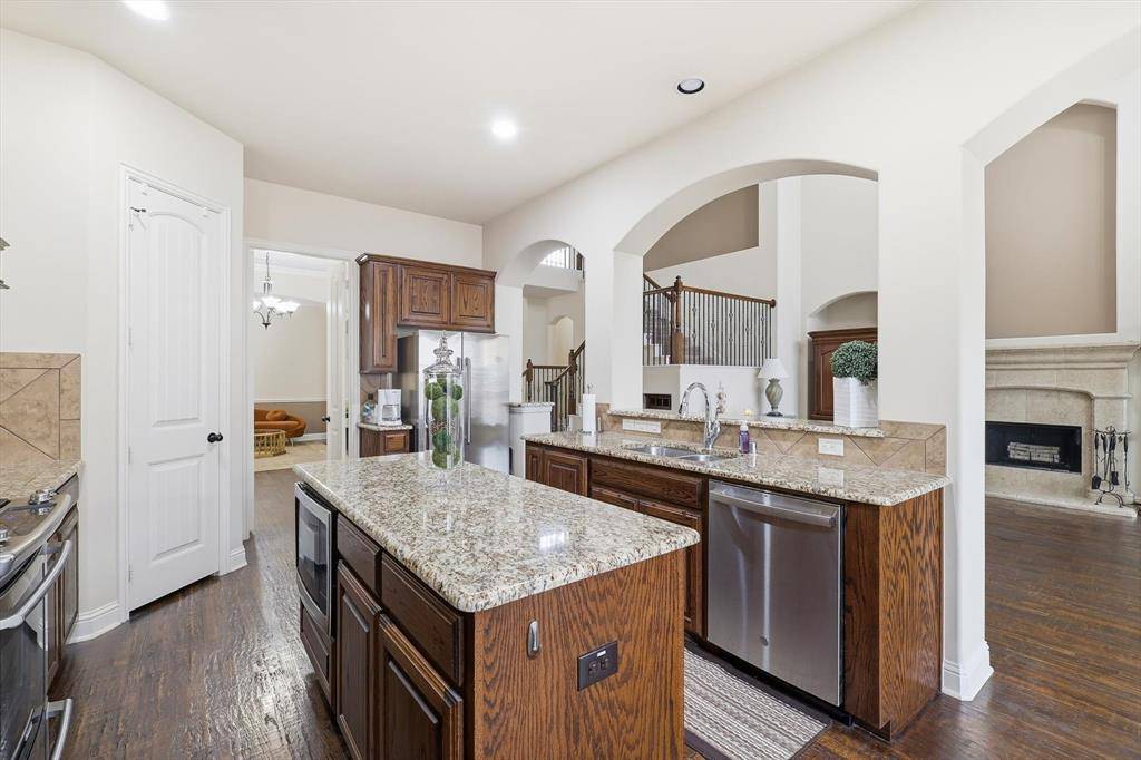 1113 Grant Avenue, Lantana, TX 76226