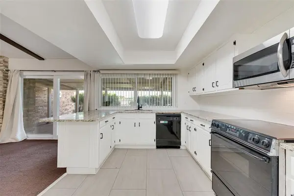 8515 Baumgarten Drive, Dallas, TX 75228