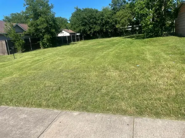 808 Wilkinson Drive, Mesquite, TX 75149