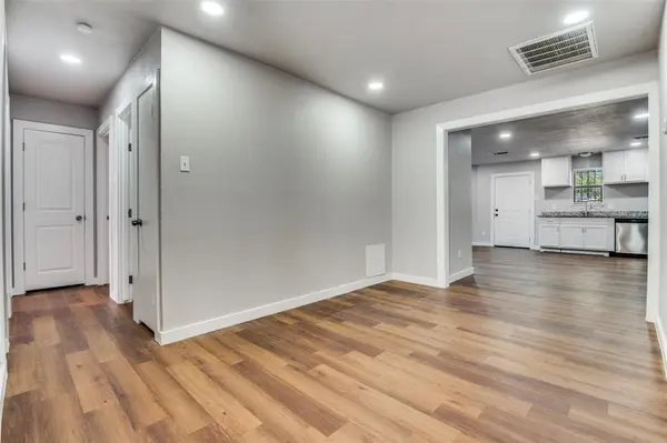 Dallas, TX 75241,3919 Mehalia Drive