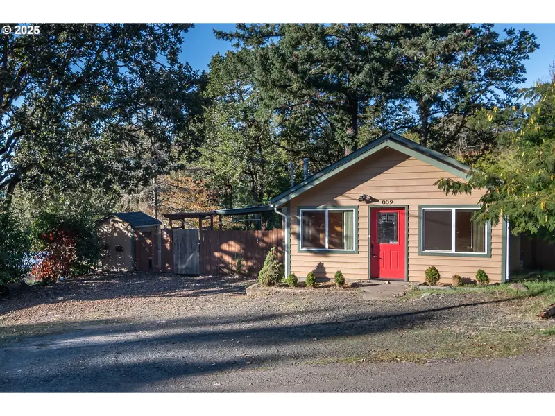 839 UNION GAP LOOP RD, Oakland, OR 97462