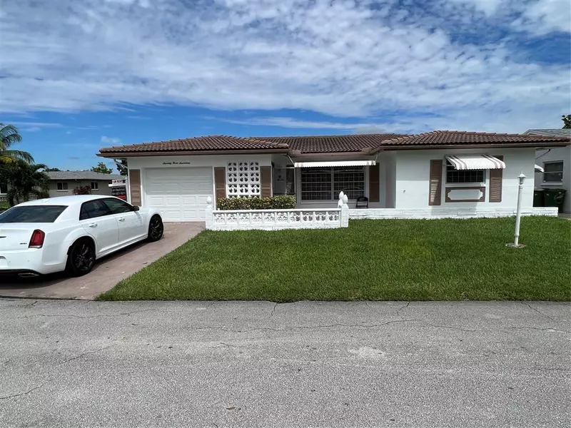 7317 NW 57th Pl, Tamarac, FL 33321