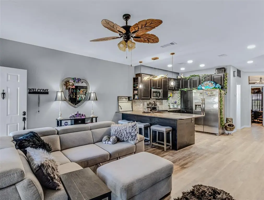 Tool, TX 75143,1933 Island Circle #B106