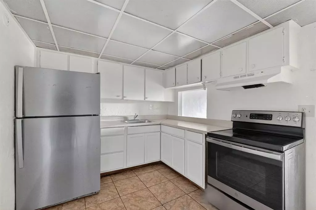 North Lauderdale, FL 33068,7710 SW 10th St #2