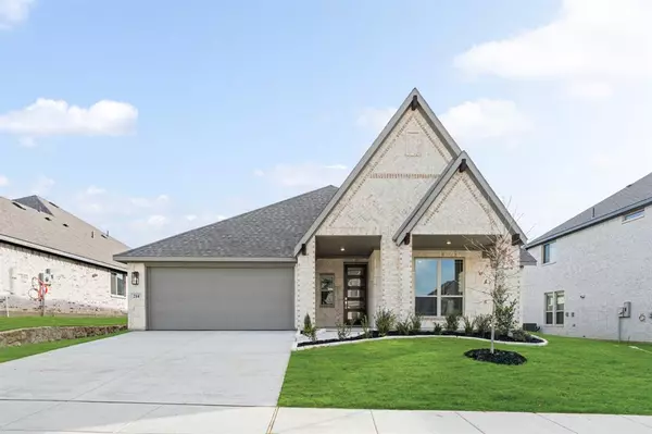 214 Comanche Trail, Alvarado, TX 76009