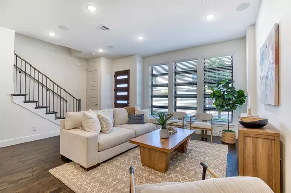 Dallas, TX 75231,8270 Nunley Lane