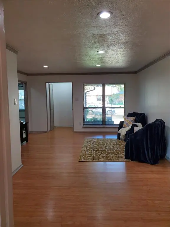 Dallas, TX 75231,7424 Walling Lane