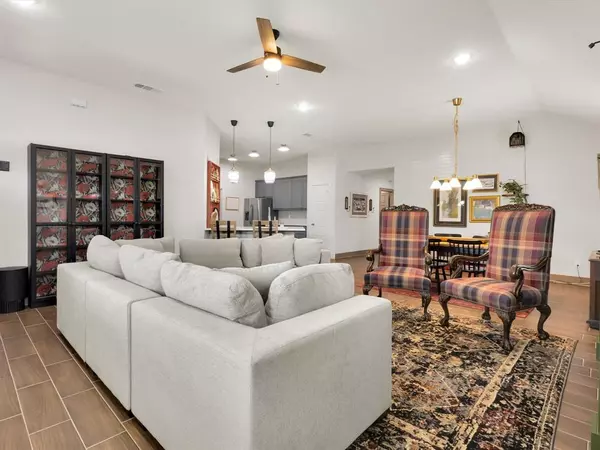 Granbury, TX 76048,2721 Beechwood Street