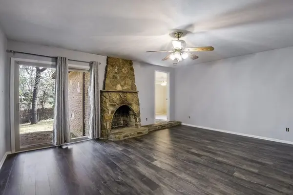 Arlington, TX 76012,807 N Bowen Road