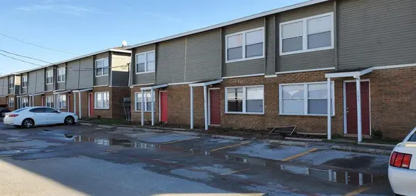 811 N Spears Street #102, Alvarado, TX 76009