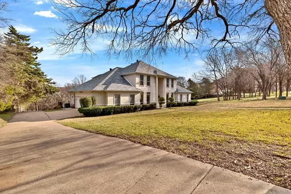 324 Rolling Oaks Ridge, Cedar Hill, TX 75104