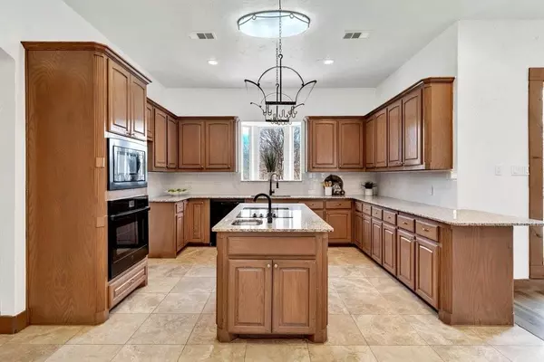 Cedar Hill, TX 75104,324 Rolling Oaks Ridge