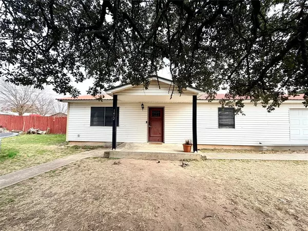 1412 Sunset Drive, Goldthwaite, TX 76844