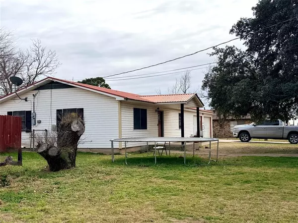 Goldthwaite, TX 76844,1412 Sunset Drive