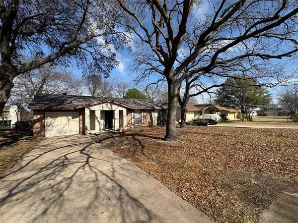 315 Linkmeadow Drive, Duncanville, TX 75137