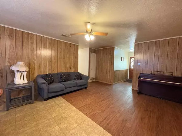 Duncanville, TX 75137,315 Linkmeadow Drive