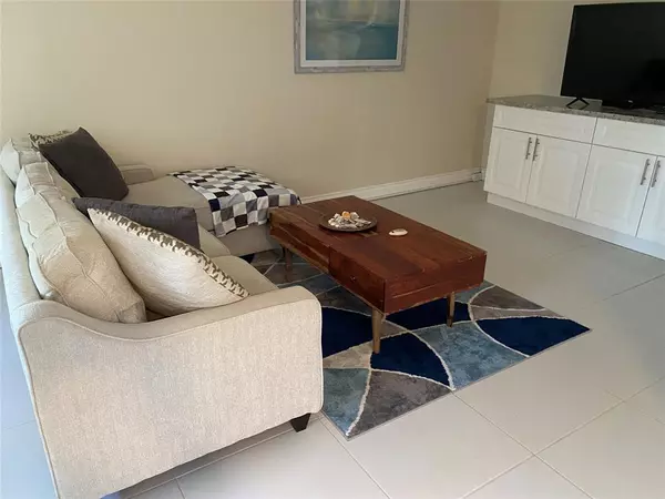 Deerfield Beach, FL 33442,209 Ventnor M #209