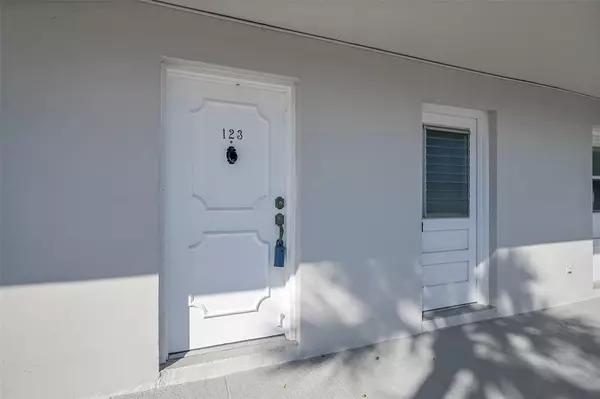 Boca Raton, FL 33487,6161 NW 2nd Ave #123