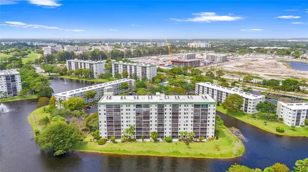 Pompano Beach, FL 33069,2232 N Cypress Bend Drive #107