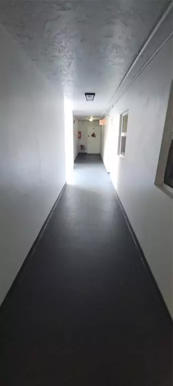 Davie, FL 33324,9421 SW Evergreen Pl #102