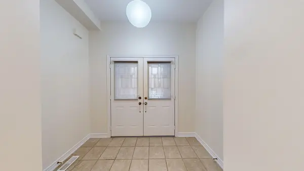 Vaughan, ON L6A 0N4,272 Lauderdale DR