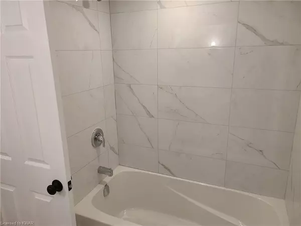 Kitchener, ON N2A 2R4,75 Pepperwood CRES #LOWER LEVEL