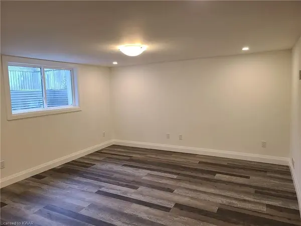 Kitchener, ON N2A 2R4,75 Pepperwood CRES #LOWER LEVEL