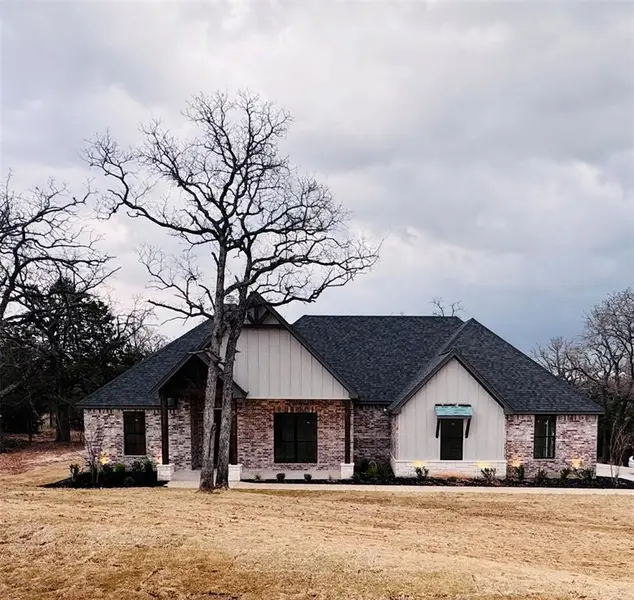 1064 Arbor Vista Drive, Azle, TX 76020
