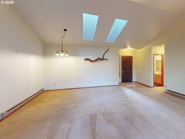 Brookings, OR 97415,1733 ARCH LN