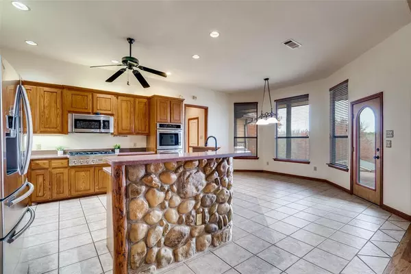 Weatherford, TX 76085,330 Deer Track Road